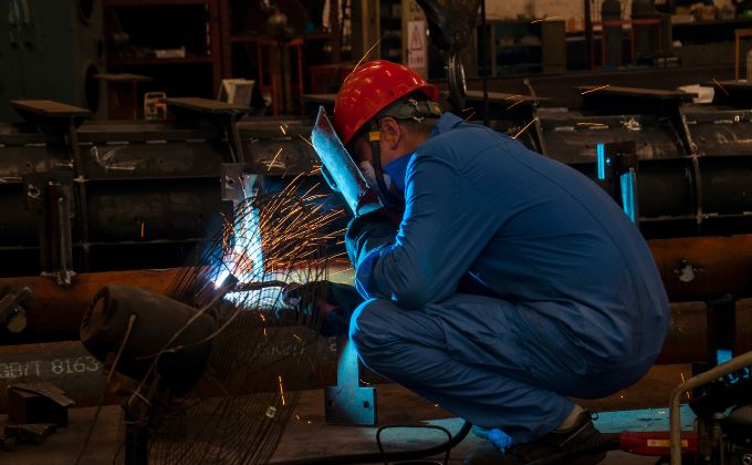 Kamelo’s Leather Welding Gloves: High Heat Meets Raw Strength